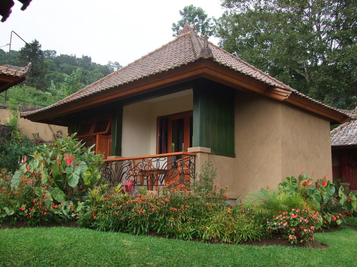 Strawberry Hill Hotel & Restaurant Bedugul  Exteriör bild
