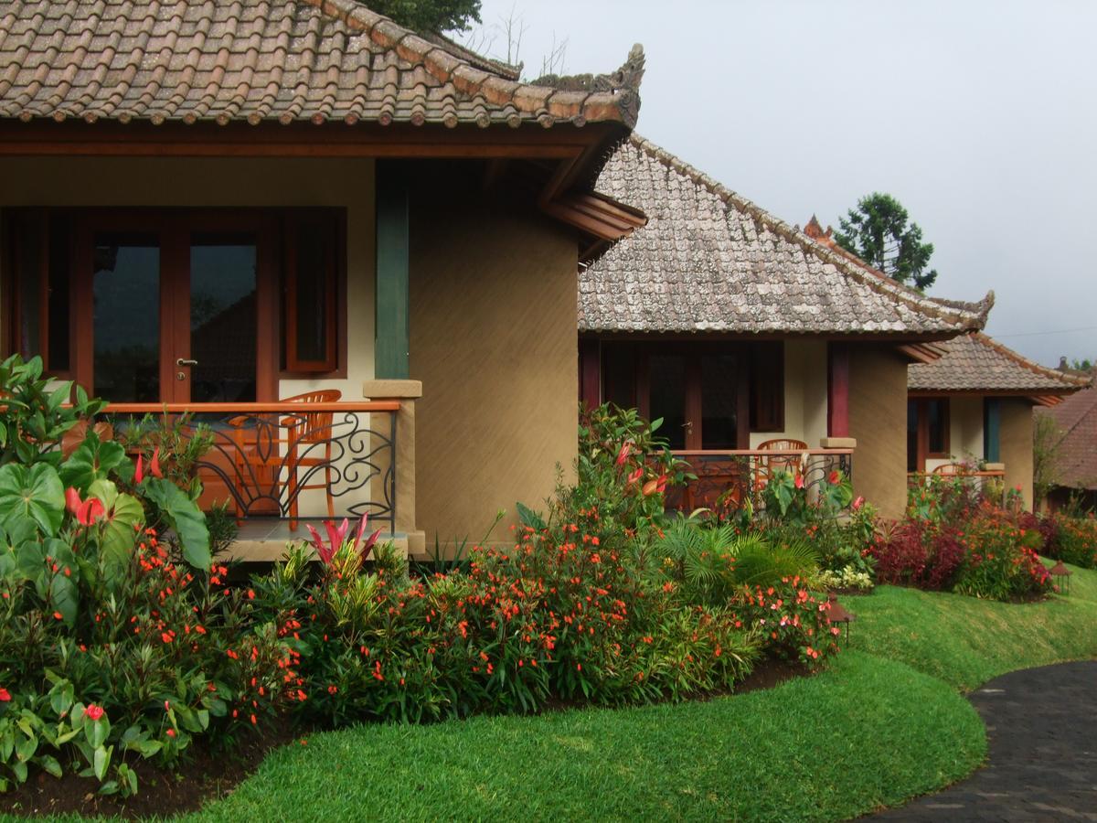 Strawberry Hill Hotel & Restaurant Bedugul  Exteriör bild