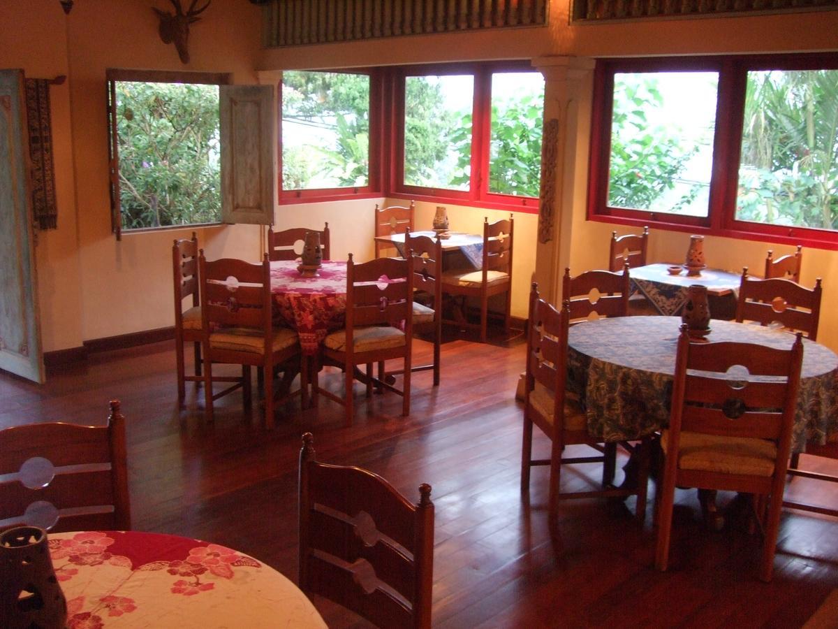 Strawberry Hill Hotel & Restaurant Bedugul  Exteriör bild