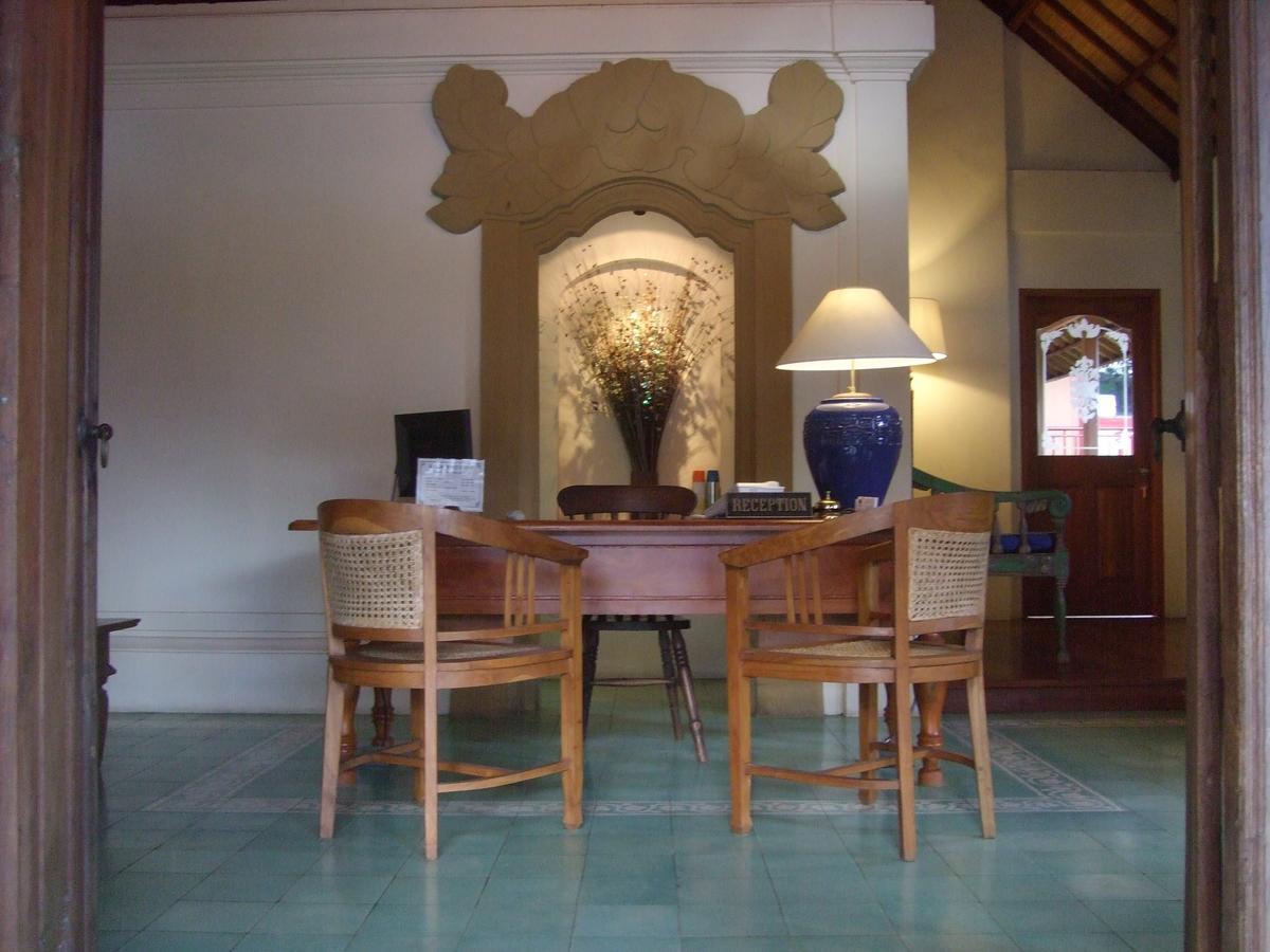 Strawberry Hill Hotel & Restaurant Bedugul  Exteriör bild