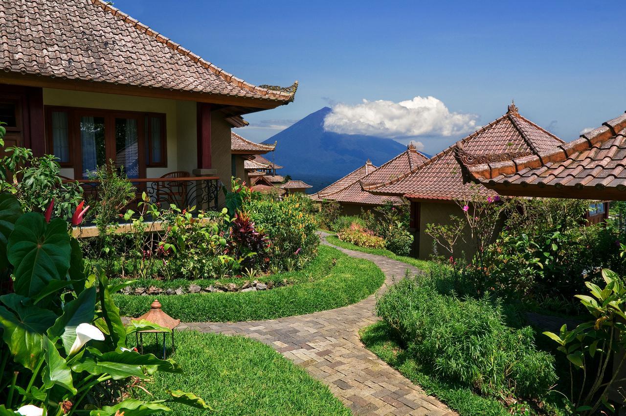 Strawberry Hill Hotel & Restaurant Bedugul  Exteriör bild